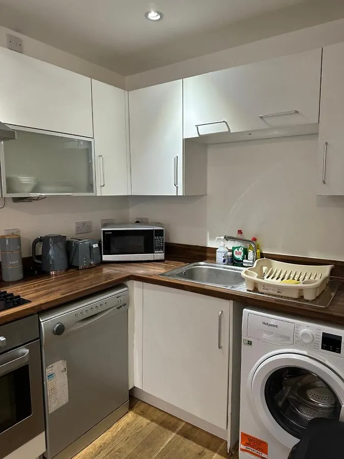 New Build 2 Bedroom With 2 Bath In London Apartment