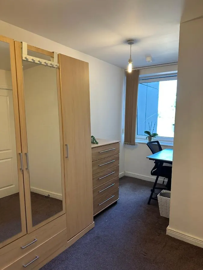 New Build 2 Bedroom With 2 Bath In London 0*,