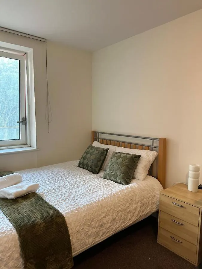 New Build 2 Bedroom With 2 Bath In London