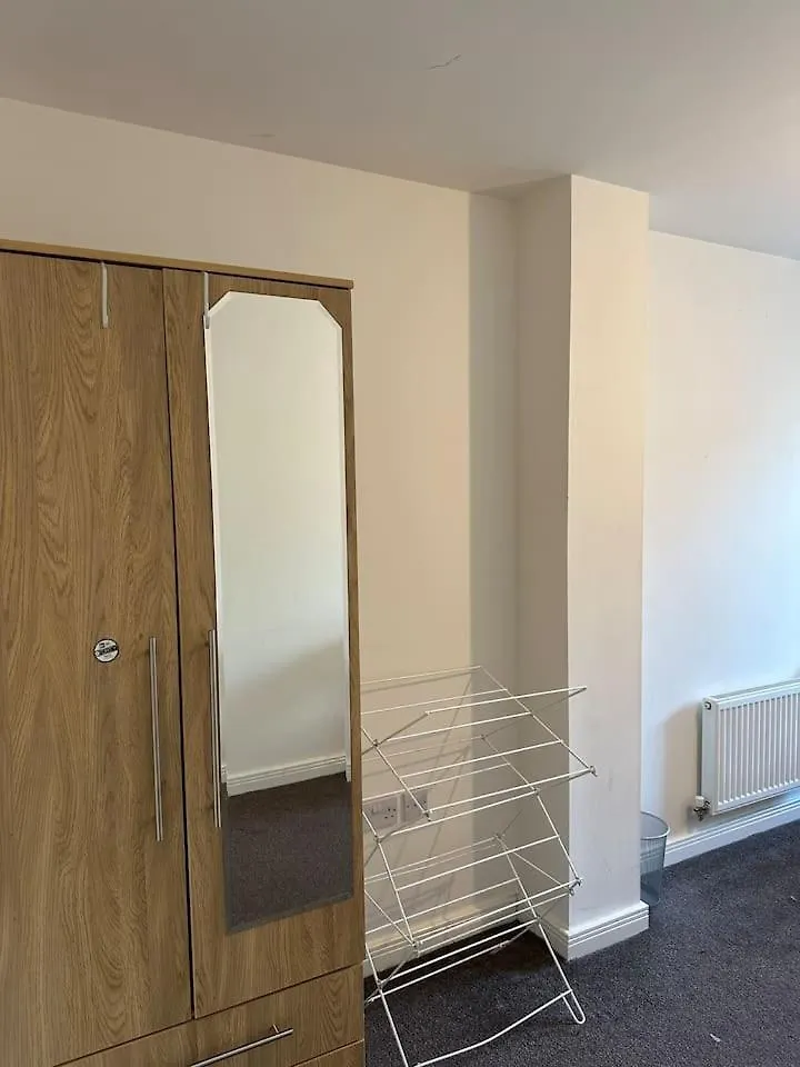 New Build 2 Bedroom With 2 Bath In London Apartment