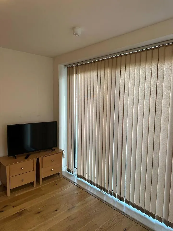 Apartment New Build 2 Bedroom With 2 Bath In London