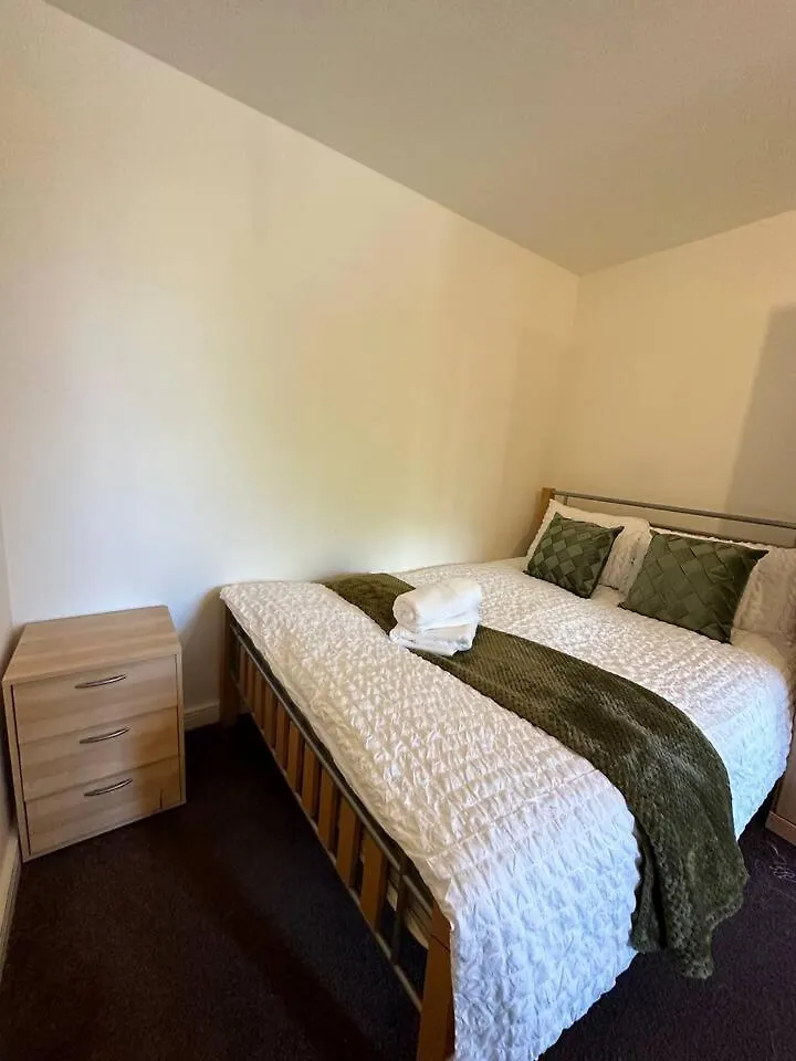 New Build 2 Bedroom With 2 Bath In London 0*,