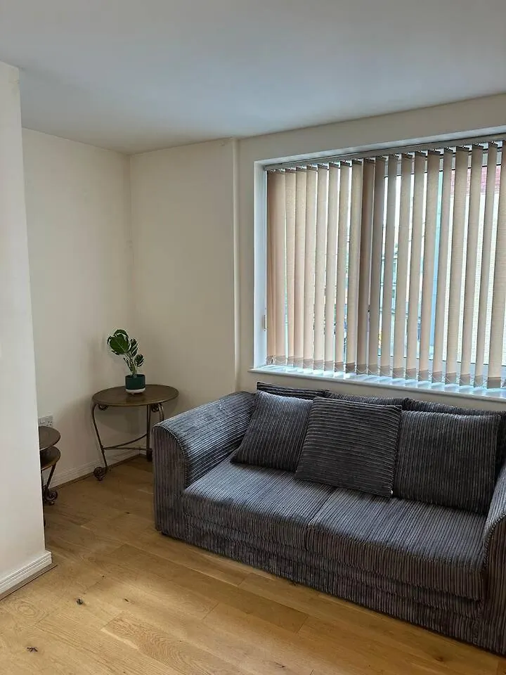 Apartment New Build 2 Bedroom With 2 Bath In London